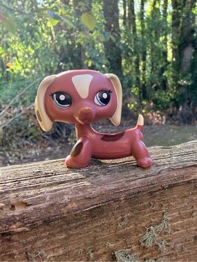 Littlest Pet Shop Brown and Cream Dachshund Figure